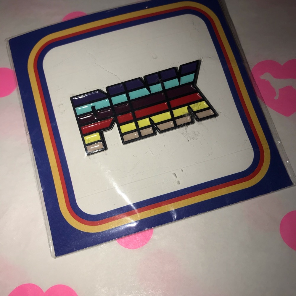 🌈NEW VS PINK RAINBOW PIN🌈
